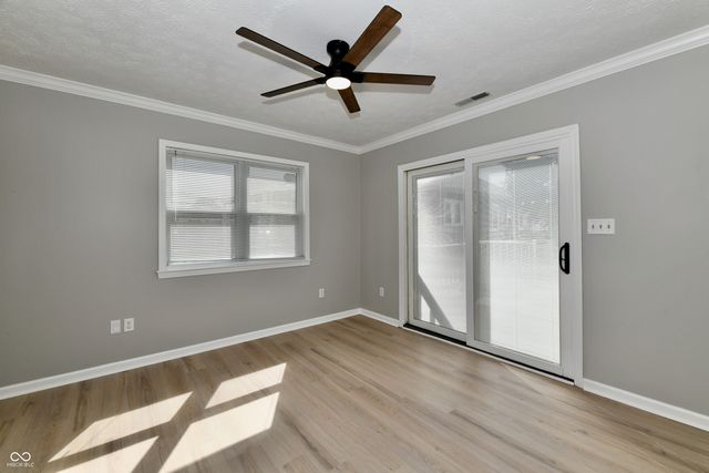 83 S 8th Avenue, Beech Grove, IN 46107