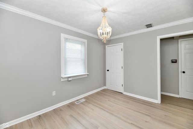 83 S 8th Avenue, Beech Grove, IN 46107