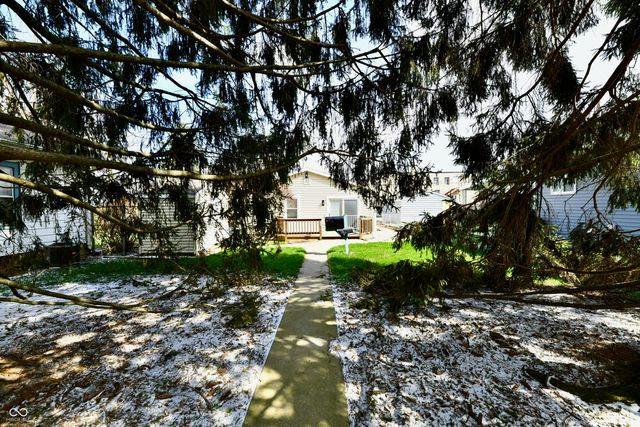 83 S 8th Avenue, Beech Grove, IN 46107