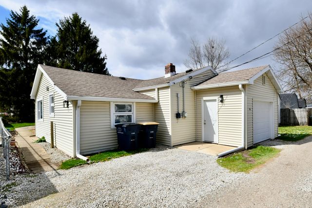 83 S 8th Avenue, Beech Grove, IN 46107