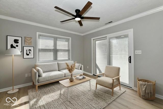 83 S 8th Avenue, Beech Grove, IN 46107