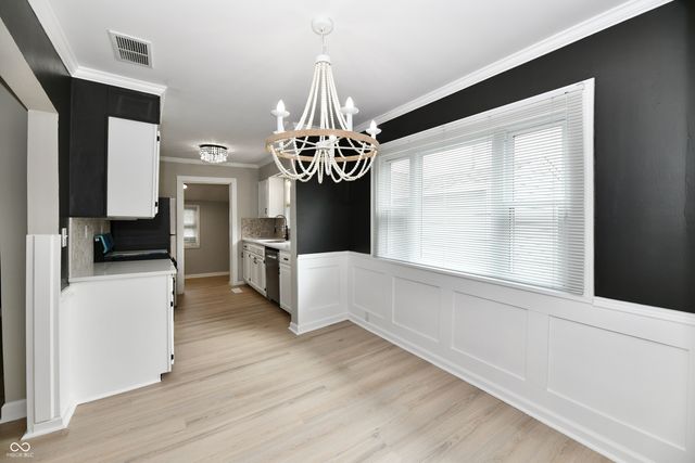 83 S 8th Avenue, Beech Grove, IN 46107