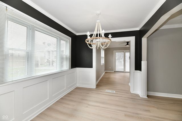 83 S 8th Avenue, Beech Grove, IN 46107