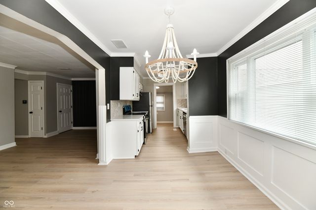 83 S 8th Avenue, Beech Grove, IN 46107