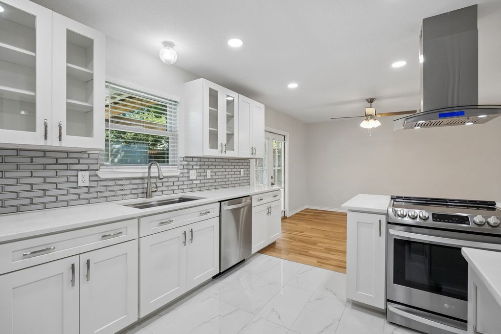 947 E Oakdale Road, Irving, TX 75060 — photo 5