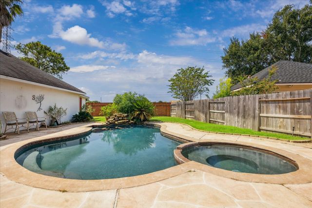 2507 Lansing Circle, Pearland, TX 77584