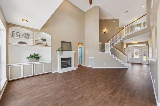 2507 Lansing Circle, Pearland, TX 77584