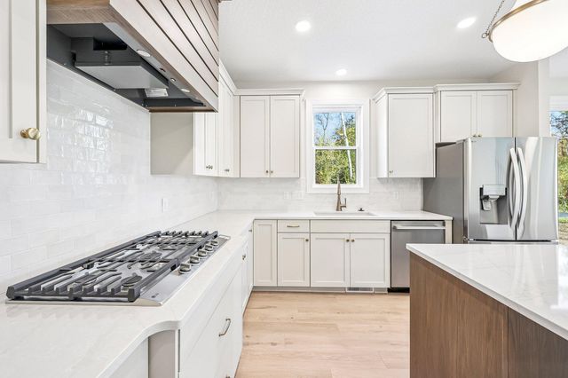 11581 200th Street W, Lakeville, MN 55044