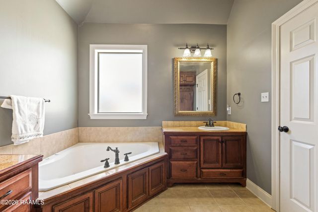 102 Shumard Drive, Lafayette, LA 70508