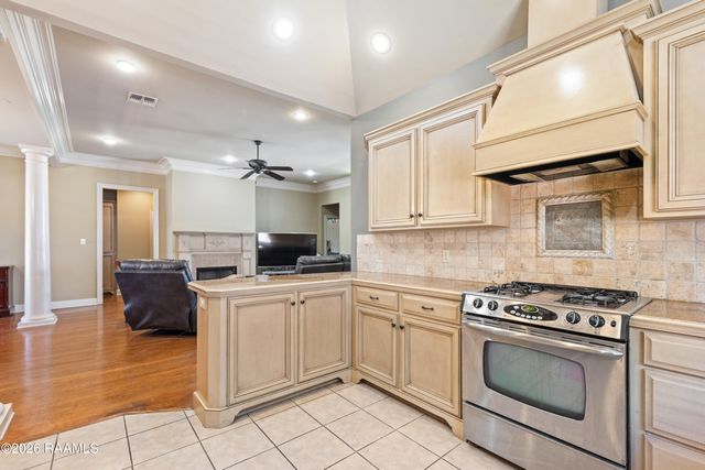 102 Shumard Drive, Lafayette, LA 70508