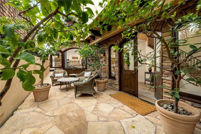 111 Via Koron, Newport Beach, CA 92663