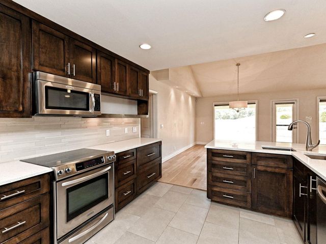 1706 Lakeway BLVD, Lakeway, TX 78734