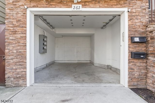 262 2Nd Ave, Newark City, NJ 07107