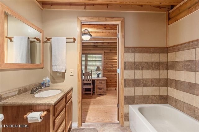 1736 Rafter Road, Tellico Plains, TN 37385