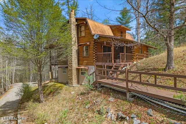 1736 Rafter Road, Tellico Plains, TN 37385