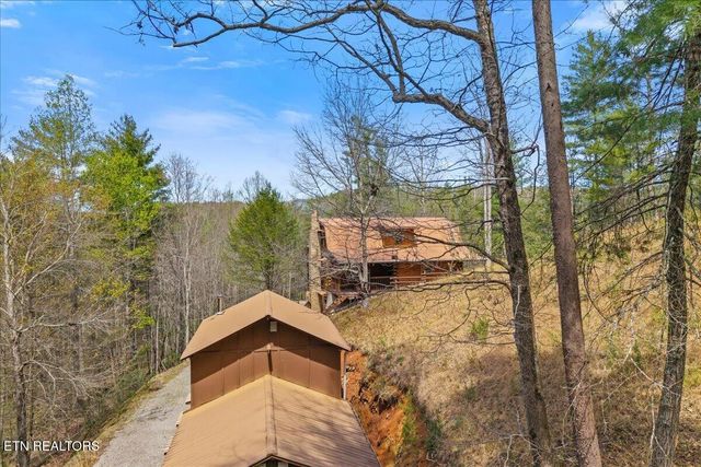 1736 Rafter Road, Tellico Plains, TN 37385