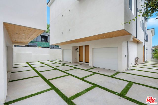 726 Robinson Street, Los Angeles, CA 90026