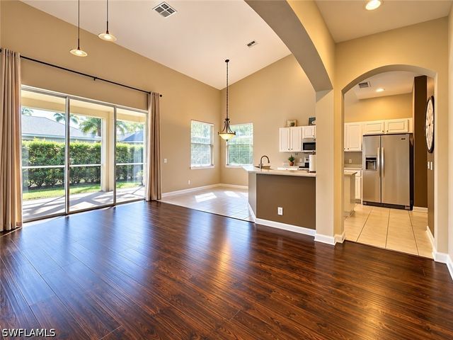 74 Burnt Pine DR, Naples, FL 34119