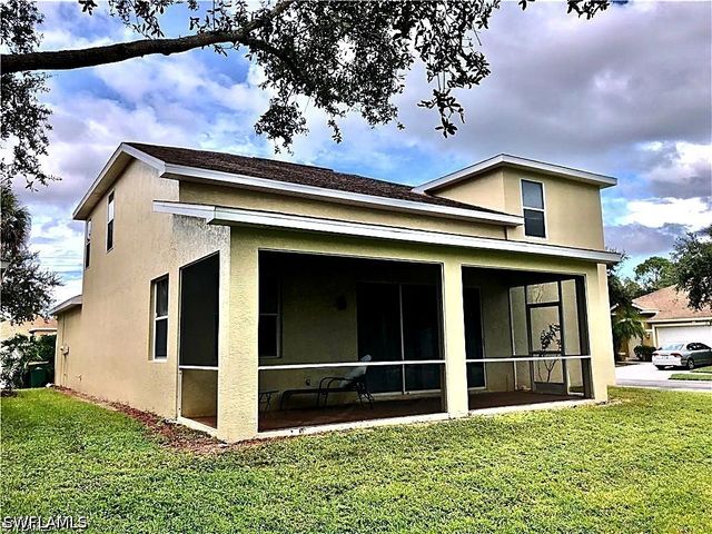 74 Burnt Pine DR, Naples, FL 34119