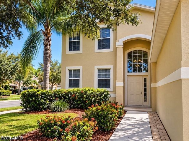 74 Burnt Pine DR, Naples, FL 34119