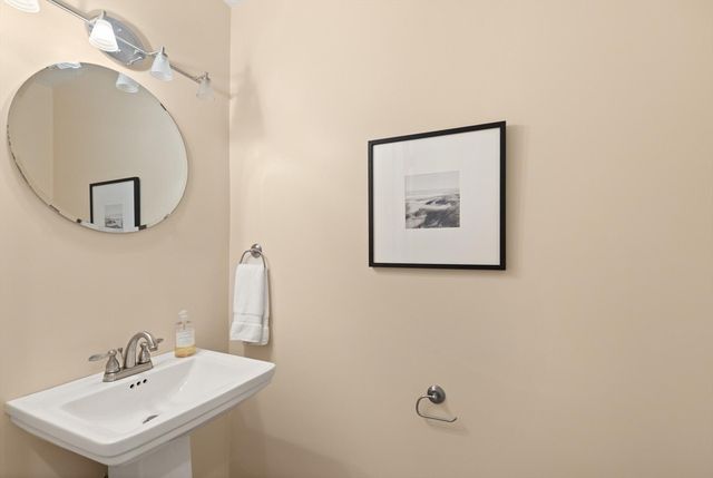 142 Bridge Street 1, Salem, MA 01970