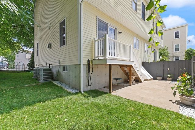 142 Bridge Street 1, Salem, MA 01970