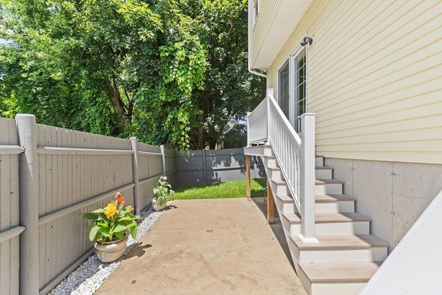 142 Bridge Street 1, Salem, MA 01970