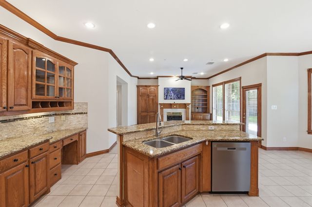 1020 Highland Oaks Drive, Southlake, TX 76092