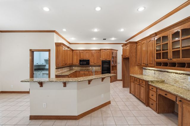 1020 Highland Oaks Drive, Southlake, TX 76092
