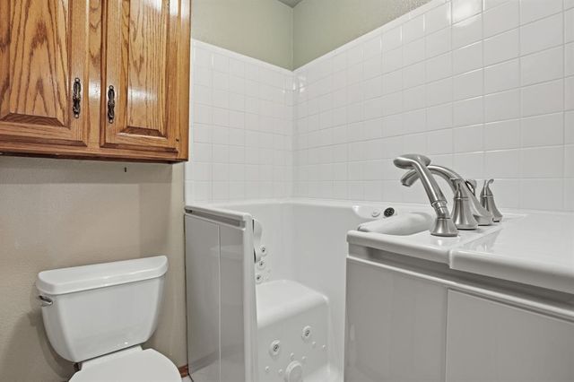 2701 Blue Quail Pass, Edmond, OK 73013