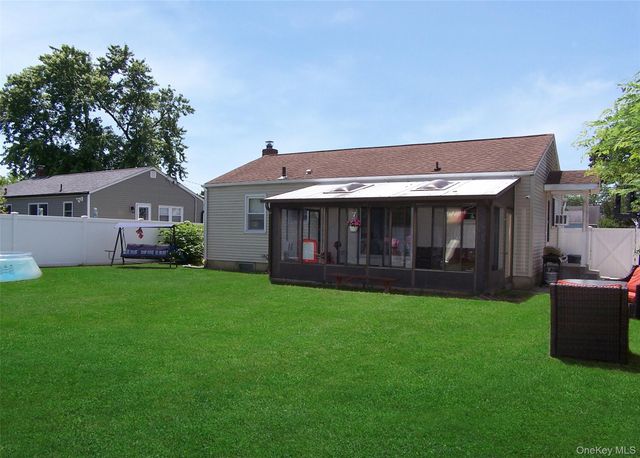 31 Saint Joseph Avenue, Ronkonkoma, NY 11779