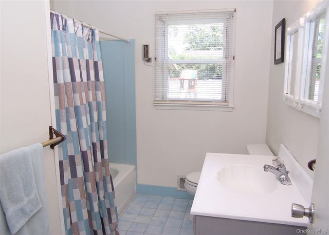 31 Saint Joseph Avenue, Ronkonkoma, NY 11779