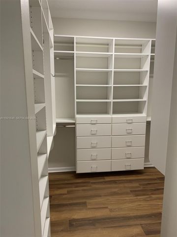 2518 Bay Pointe Ct, Weston, FL 33327