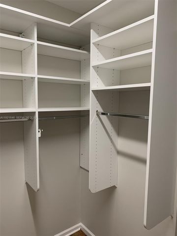 2518 Bay Pointe Ct, Weston, FL 33327