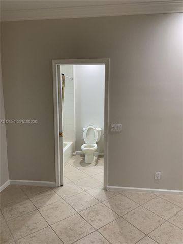 2518 Bay Pointe Ct, Weston, FL 33327