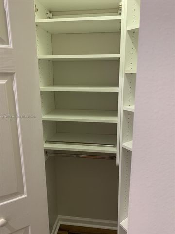 2518 Bay Pointe Ct, Weston, FL 33327