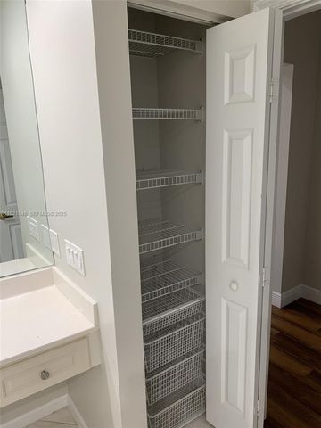 2518 Bay Pointe Ct, Weston, FL 33327