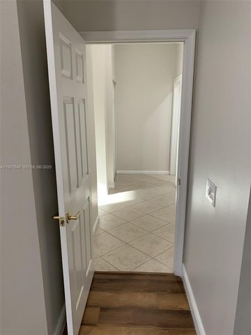 2518 Bay Pointe Ct, Weston, FL 33327