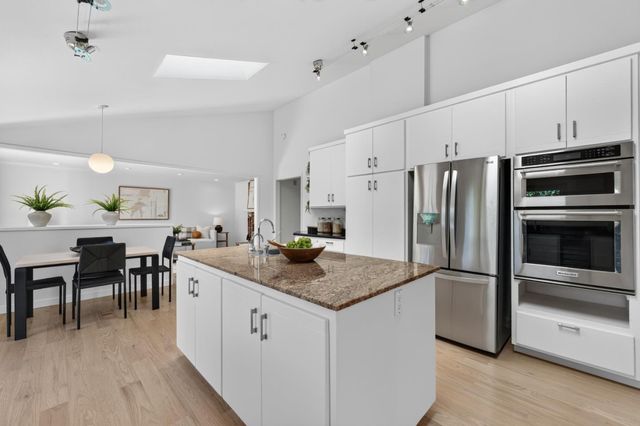 990 Oxford Drive, Los Altos, CA 94024