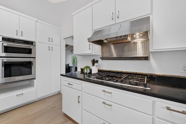 990 Oxford Drive, Los Altos, CA 94024