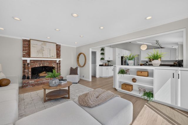 990 Oxford Drive, Los Altos, CA 94024