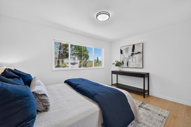 990 Oxford Drive, Los Altos, CA 94024