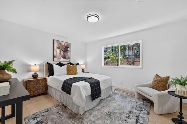 990 Oxford Drive, Los Altos, CA 94024