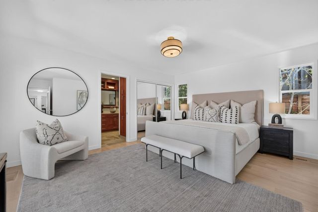 990 Oxford Drive, Los Altos, CA 94024