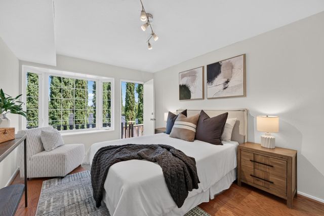 990 Oxford Drive, Los Altos, CA 94024