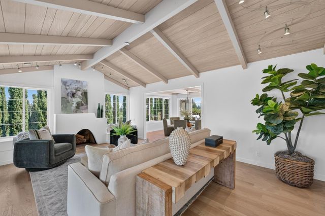 990 Oxford Drive, Los Altos, CA 94024