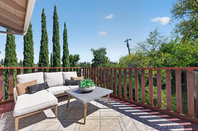 990 Oxford Drive, Los Altos, CA 94024