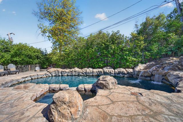 990 Oxford Drive, Los Altos, CA 94024