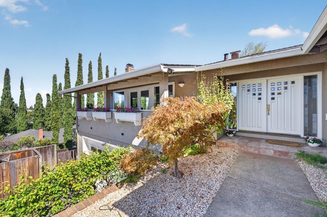 990 Oxford Drive, Los Altos, CA 94024
