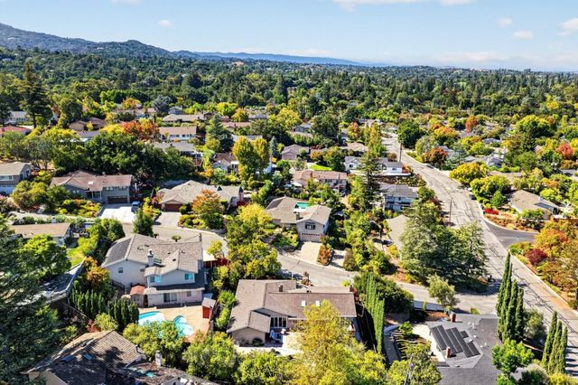 990 Oxford Drive, Los Altos, CA 94024